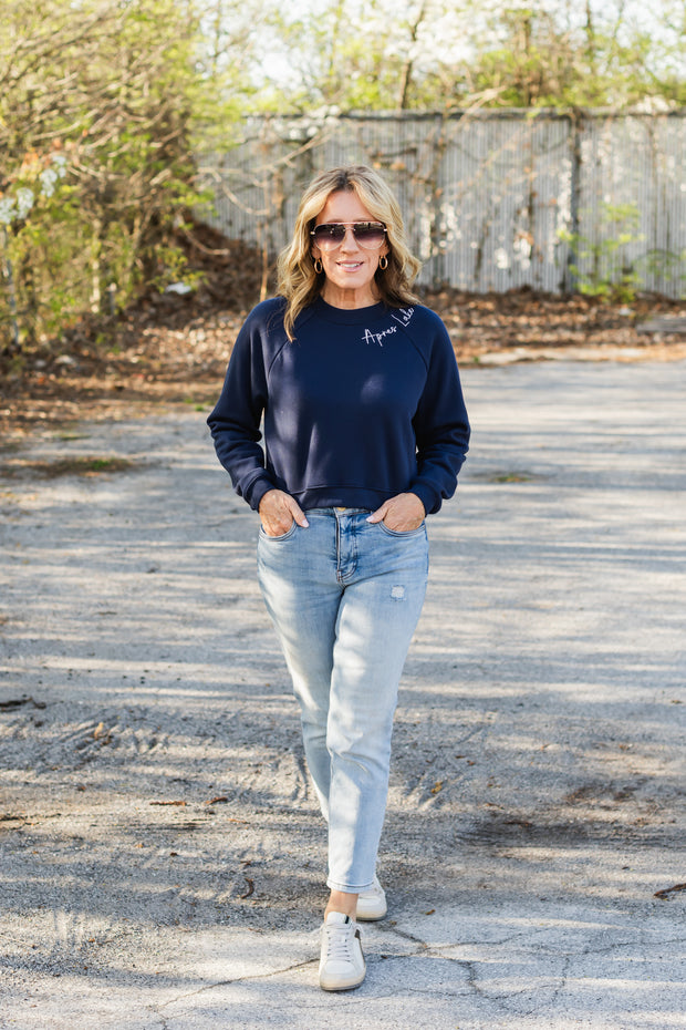 apres lake crewneck in navy